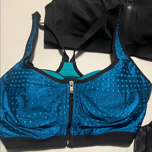 (3) Victoria Secret Sports bra 36D - Picture 2 of 8